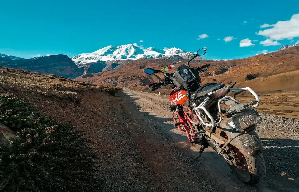 Delhi-Manali–Srinagar with Turtuk ride moments