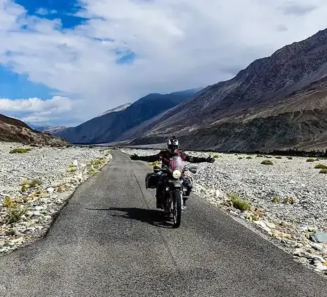Srinagar to Leh Bike Trip ride moments
